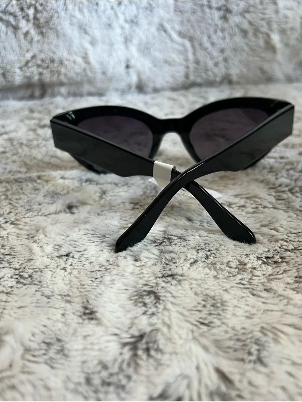 Caroline Lemke chic black